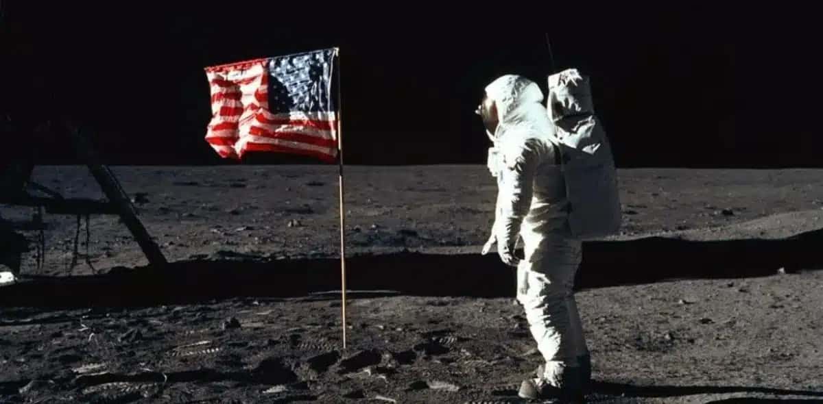 bandeira-nasa-mito-pouso-Lua-Apollo