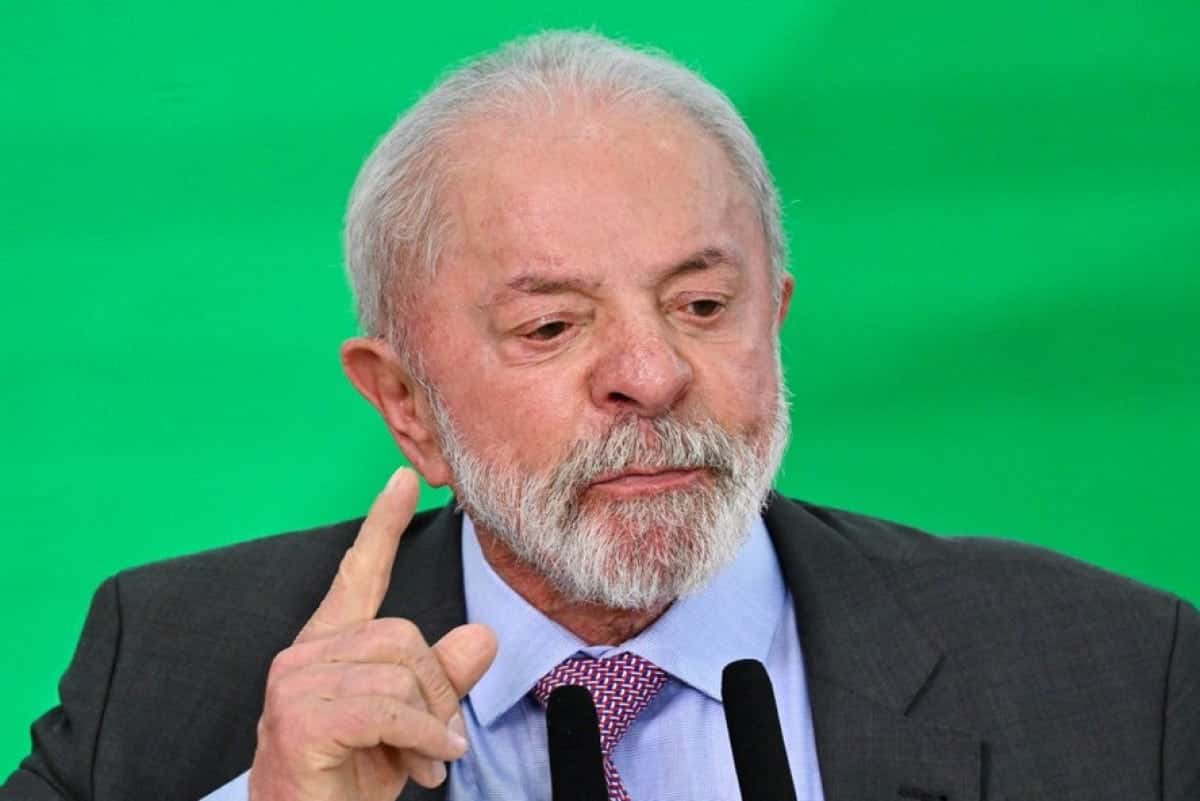 112760795-brazils-president-luiz-inacio-lula-da-silva-delivers-a-speech-during-the-launch-of-a-home