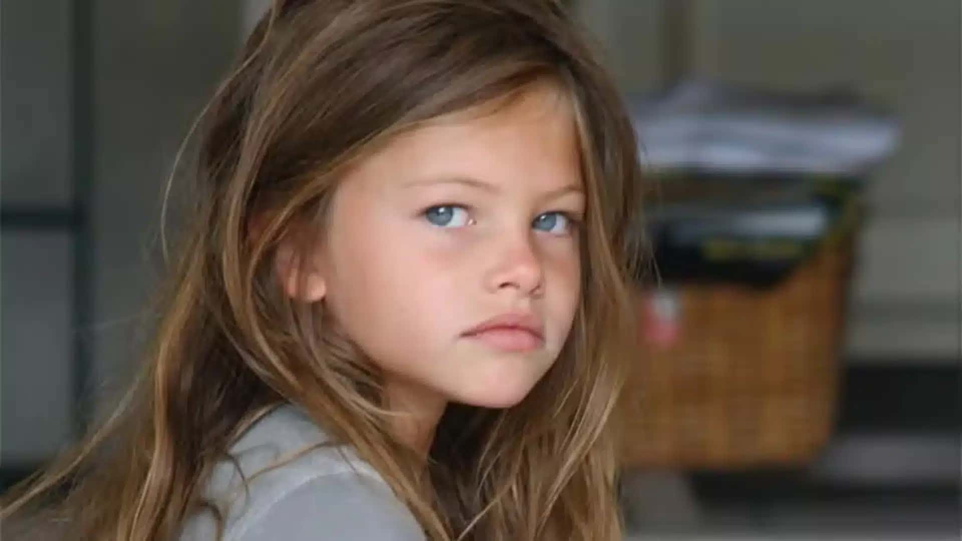 Jovem-que-foi-considerada-na-infancia-menina-mais-bonita-do-mundo-celebra-25-anos-veja-como-ela-esta-hoje