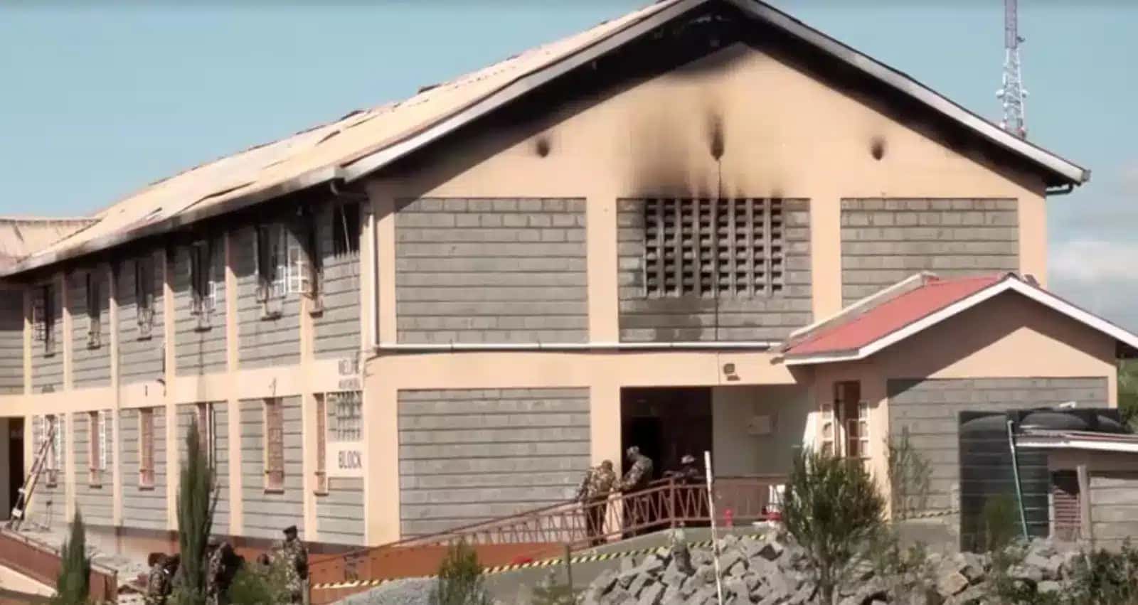 Escola-de-meninas-pega-fogo-no-Quenia-deixando-mortos-e-feridos