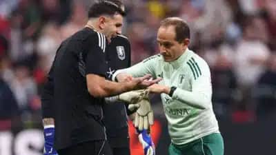 Emiliano Martínez revela fratura antes da final da Europa League e surpreende com atuação!