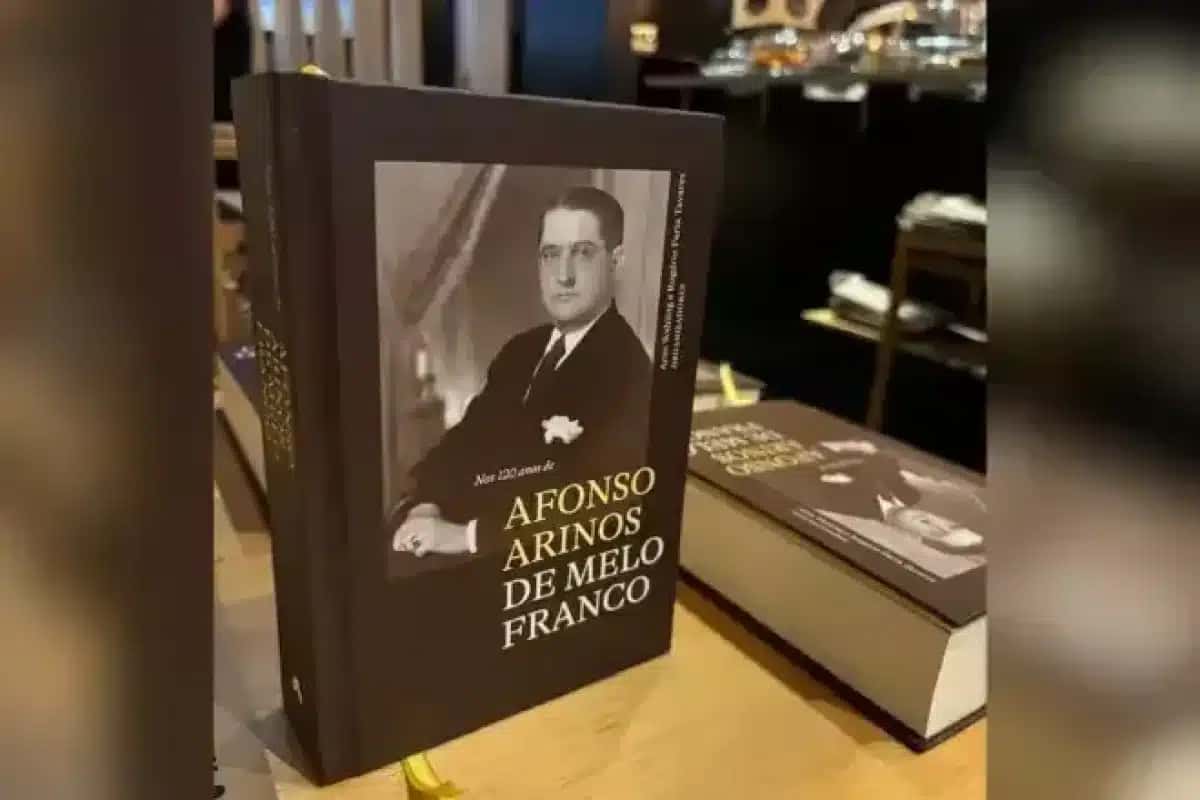 Nos-120-anos-de-Afonso-Arinos-de-Melo-Franco