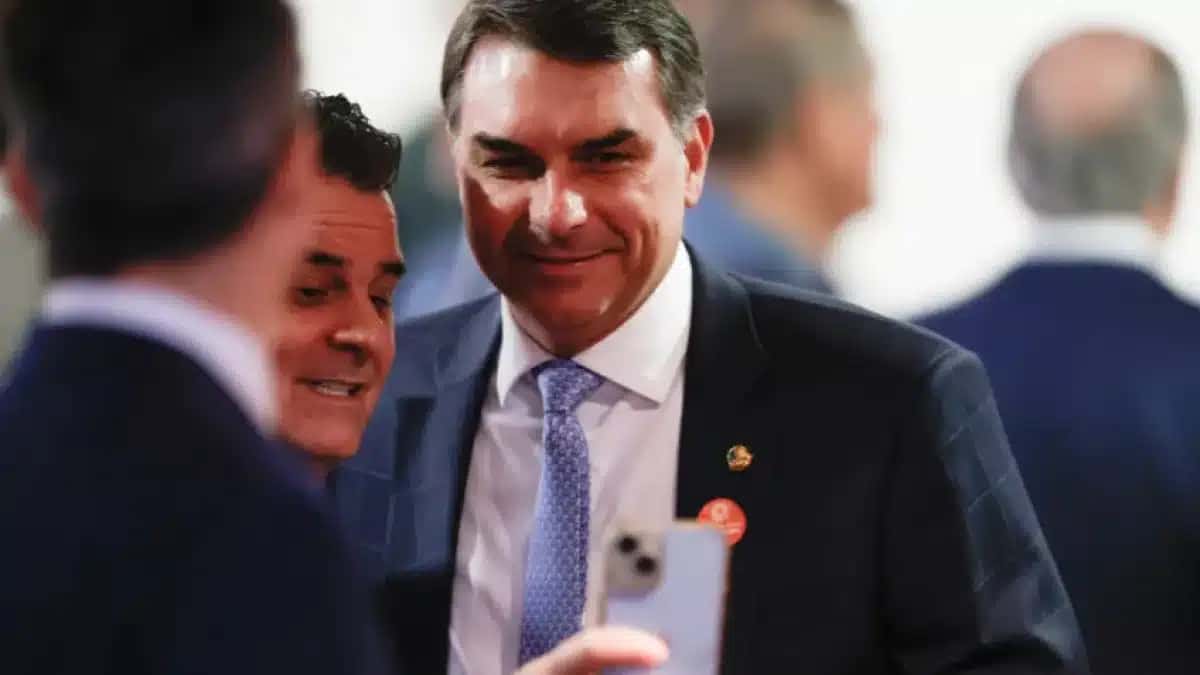 TSE-NunesMarques-Posse-Lula-JanjaLulaDaSilva-JoseSarney-AlexandreDeMoraes-Caiado-IbanesRocha-DaviAlcolumbre-MichelleBolsonaro-Flavio-Bolsonaro-1-848×477-1