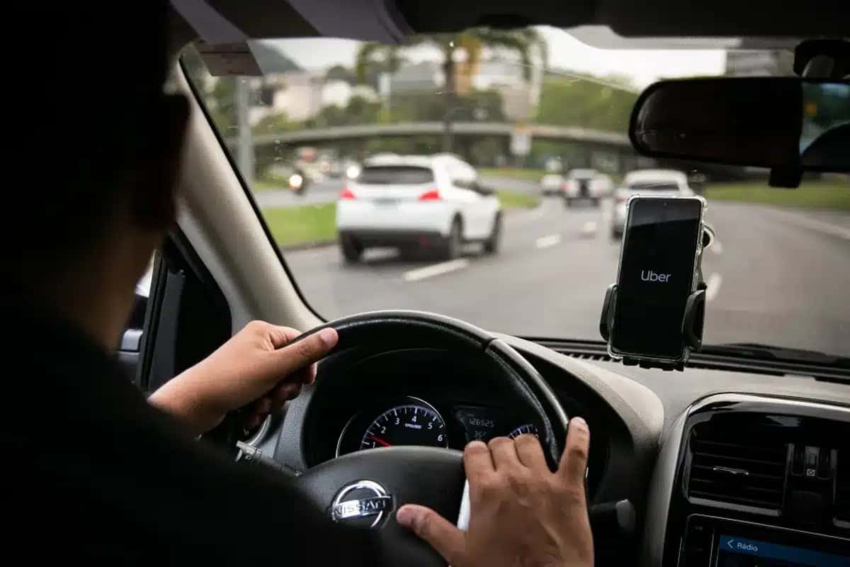 f4ba69ab_100883547-ri-rio-de-janeiro-rj-18-10-2022-violencia-contra-motoristas-da-uber-foto-de-rebecca