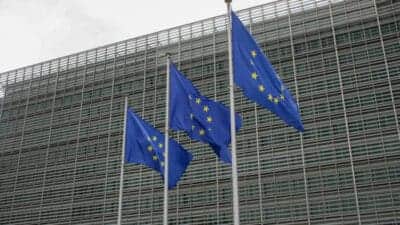 UE e EUA Assinem Acordo Histórico para Evitar Tarifas e Crise Comercial