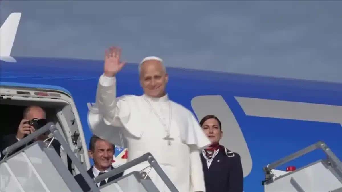 2026-06-06T063300Z_1_LOP649905062026RP1_RTRMADP_BASEIMAGE-960X540_POPE-SPAIN-DEPARTURE