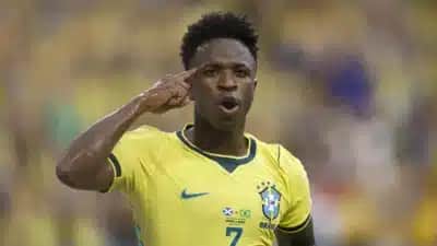 Neymar reestreia pela Seleção Brasileira após 981 dias e Brasil vence Escócia por 3 a 0 na Copa