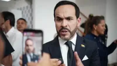 Abelardo de la Espriella vence segundo turno da eleição presidencial na Colômbia contra Iván Cepeda