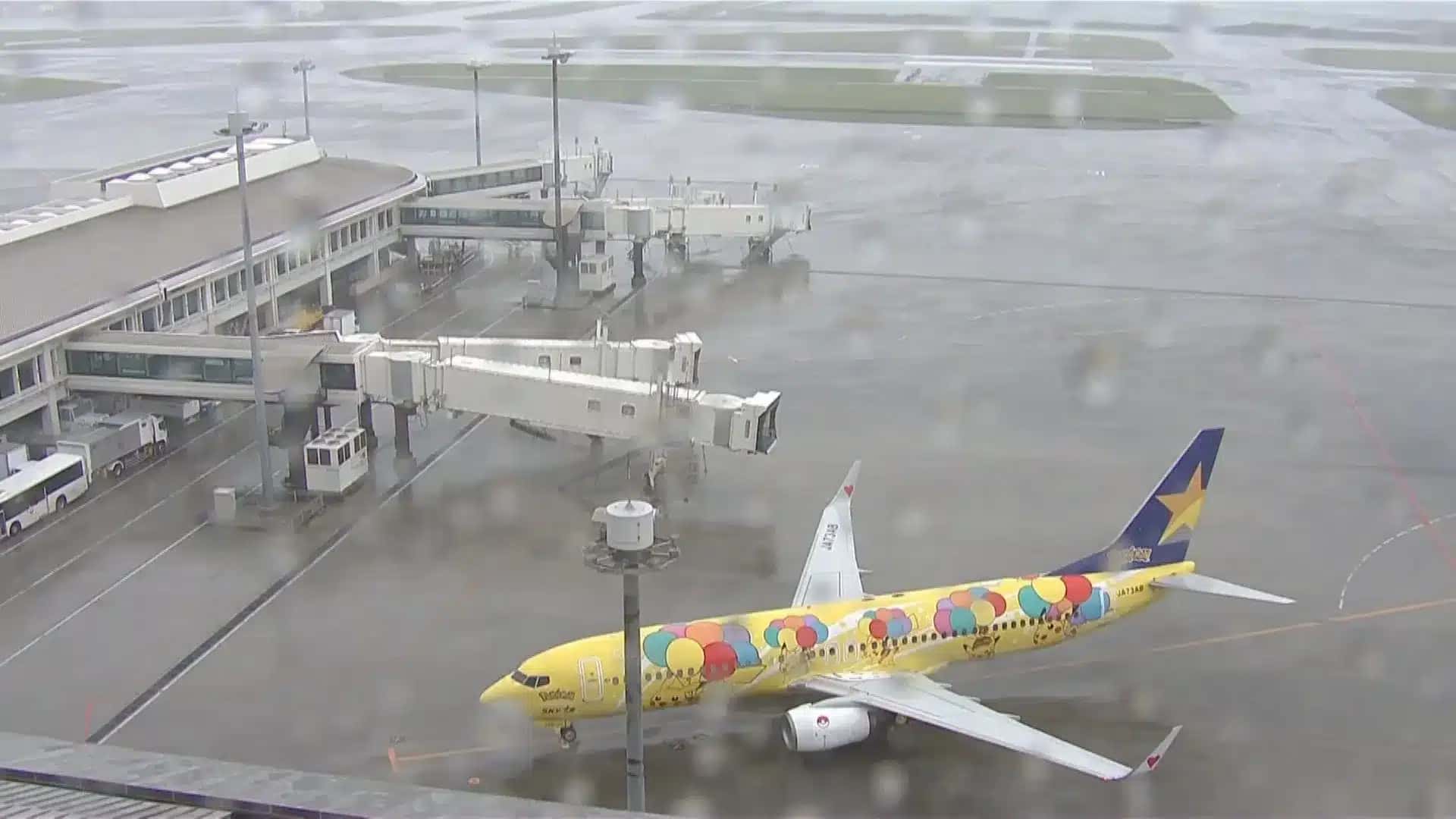 Aeroporto-de-Naha-em-Okinawa-Japao-tem-voos-cancelados-com-chegada-de-tempestade-tropical