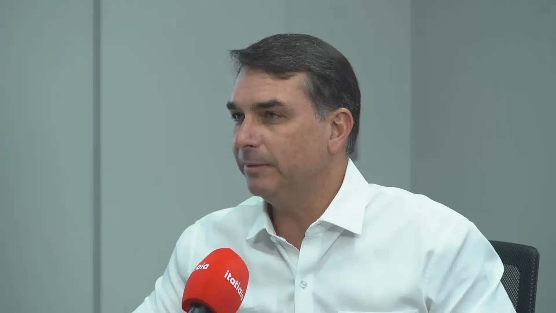 BR_CNN_020626_LINK_ENTREVISTA_FLAVIO_BOLSONARO_FECHADA_frame_134423