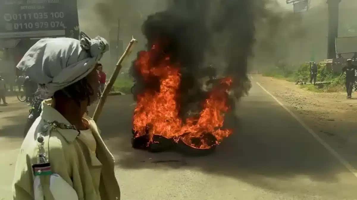 Centenas-protestam-contra-o-plano-dos-EUA-de-construir-um-centro-de-quarentena-para-o-Ebola-no-Quenia