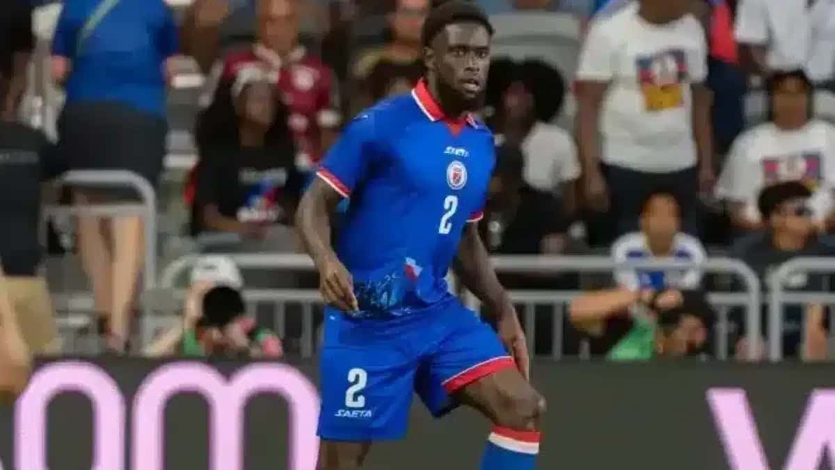 Jogador-da-selecao-do-Haiti-em-acao-e1781102913318