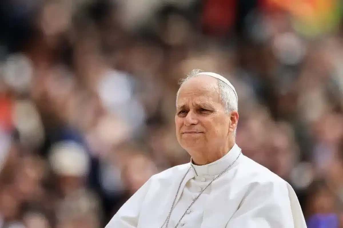 Papa-Leao-XIV-na-Praca-de-Sao-Pedro-em-6-de-maio-de-2026