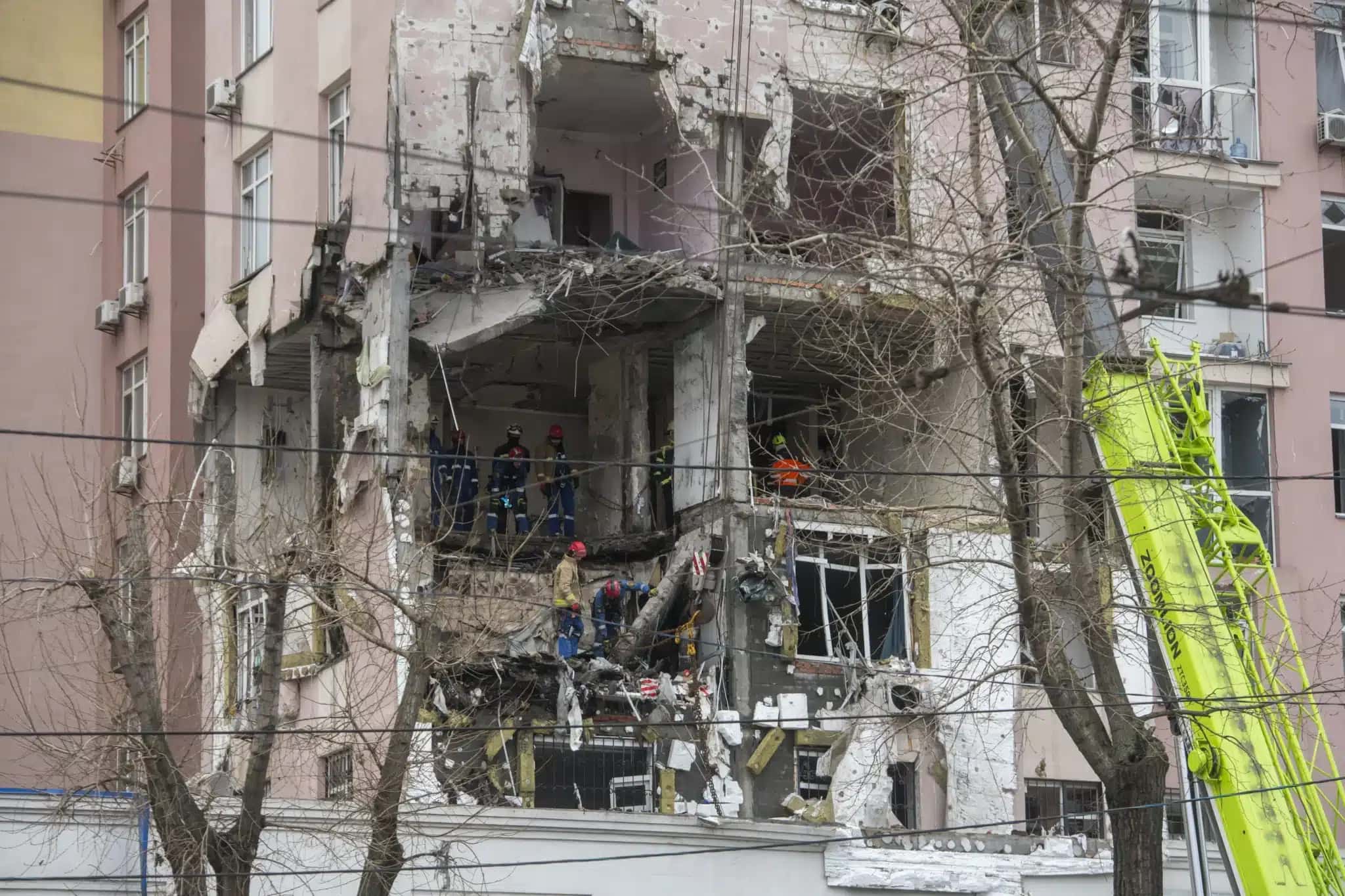 Predio-em-Kiev-atingido-por-ataque-da-Russia-contra-a-Ucrania