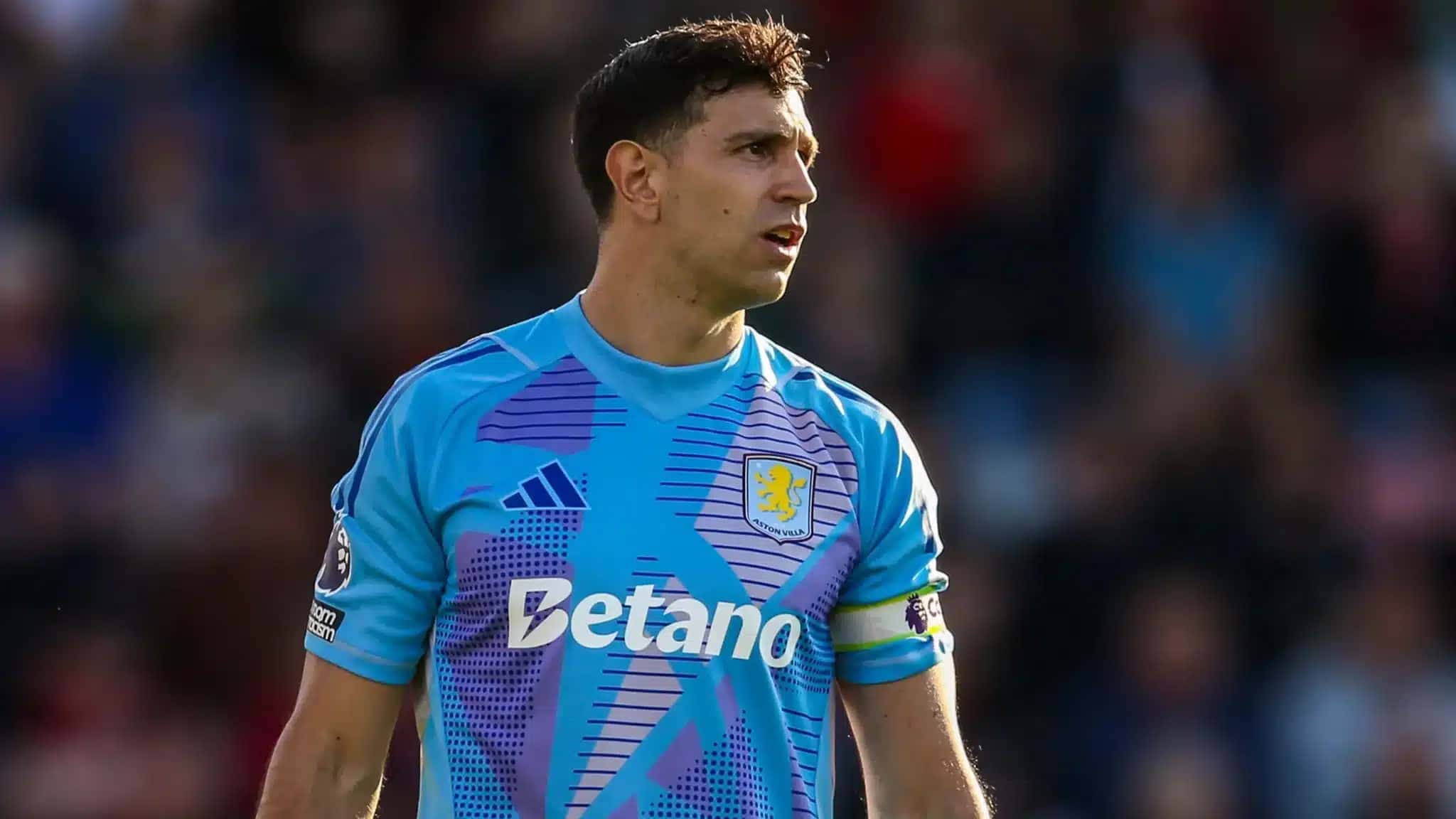 dibu_martinez_aston_villa-e1747659633681