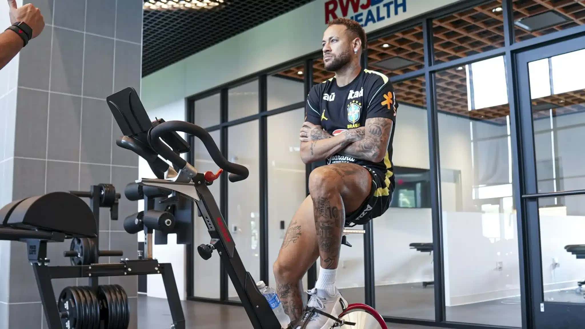 neymar-faz-fisioterapia-em-nova-jersey-masculino-06062026-e1780859109785