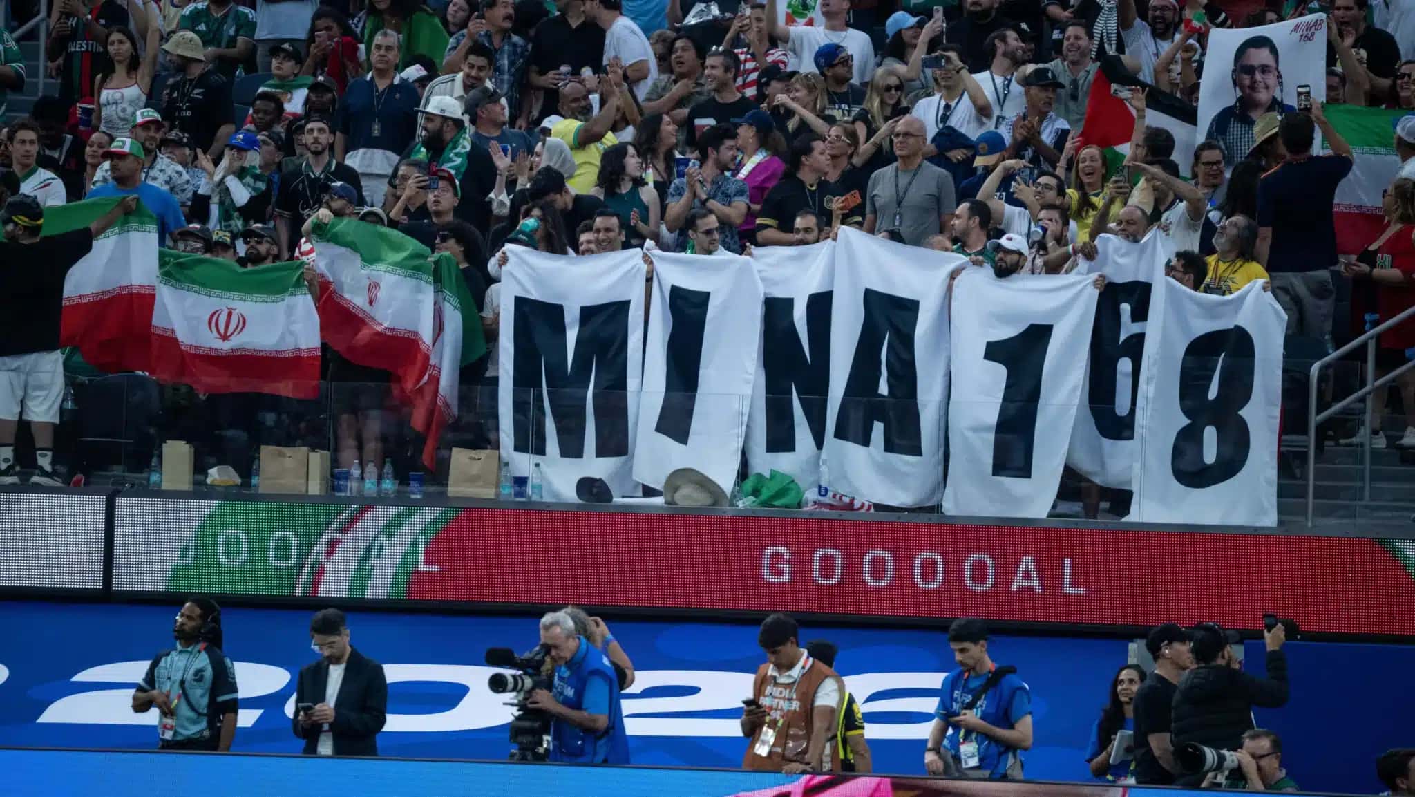 protesto-torcida-ira-copa-do-mundo-168-mortos-e1781582204786