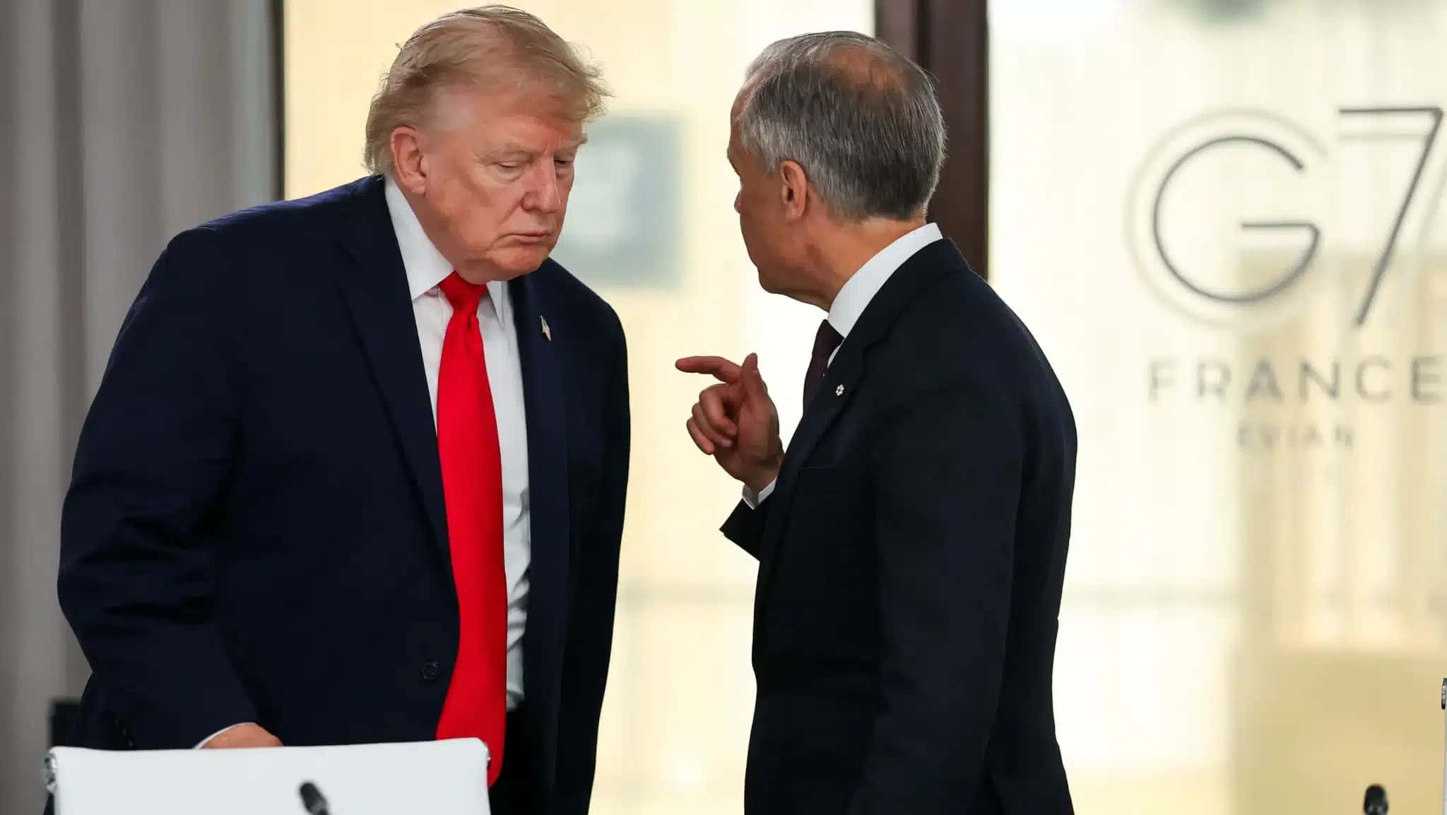 Presidente dos EUA, Donald Trump, e o primeiro-ministro canadense Mark Carney
