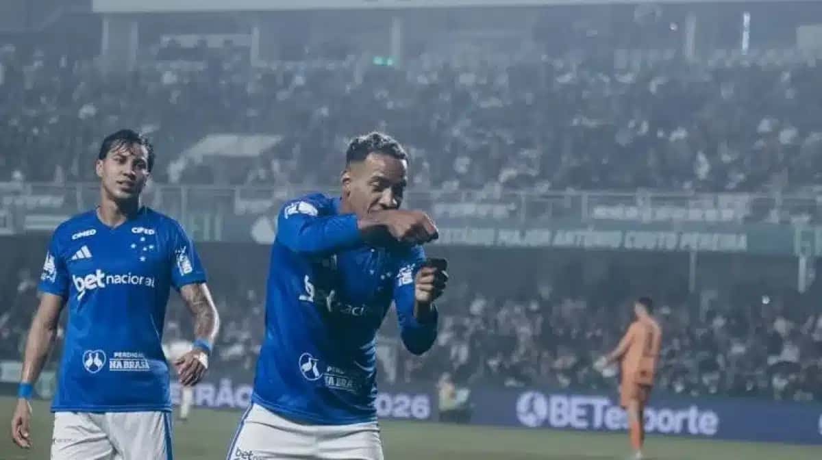 Matheus pereira comemora gol do Cruzeiro