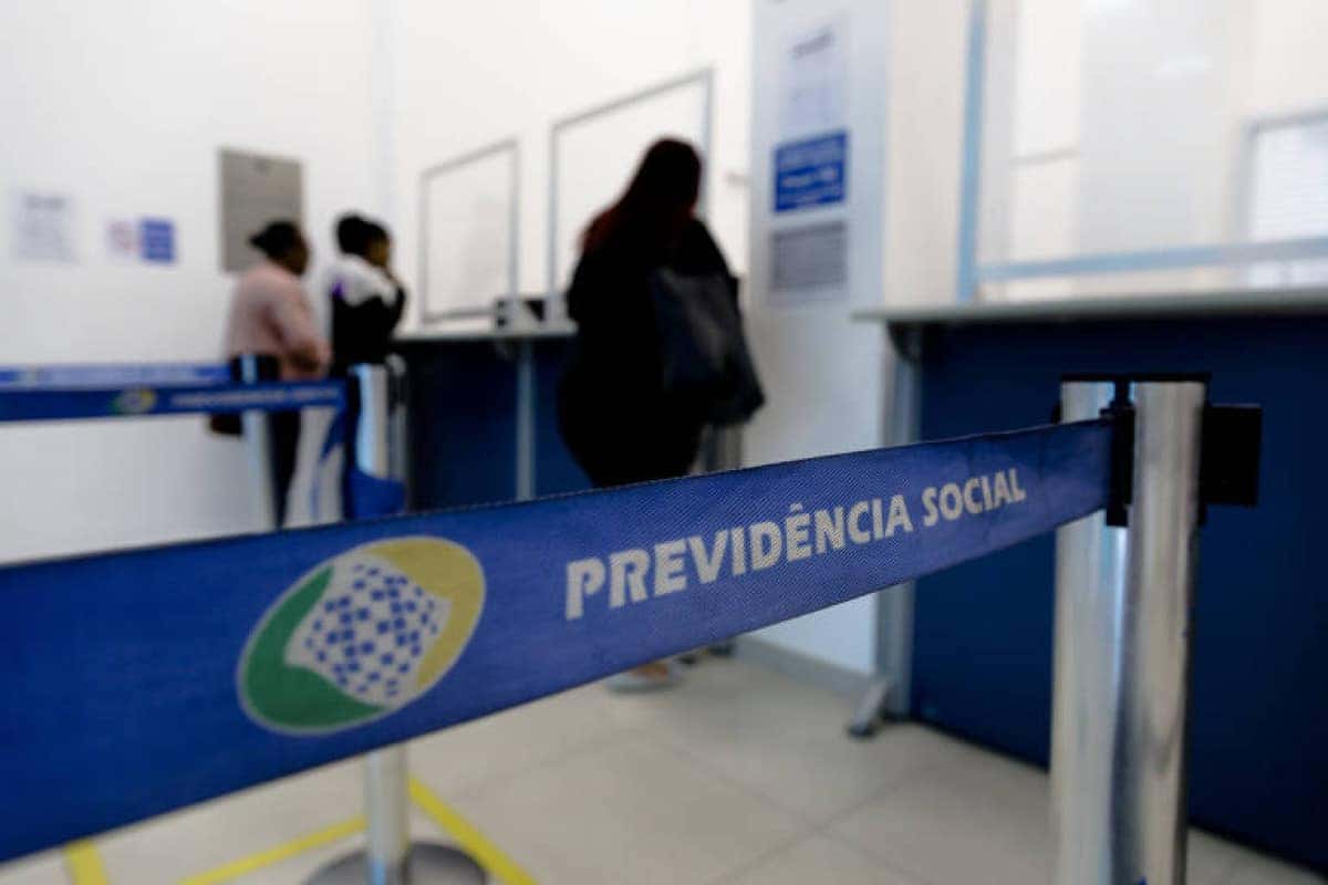 Fila do INSS cai 41,4% entre fevereiro e junho de 2026 (Imagem: Rubens Cavallari/Folhapress)