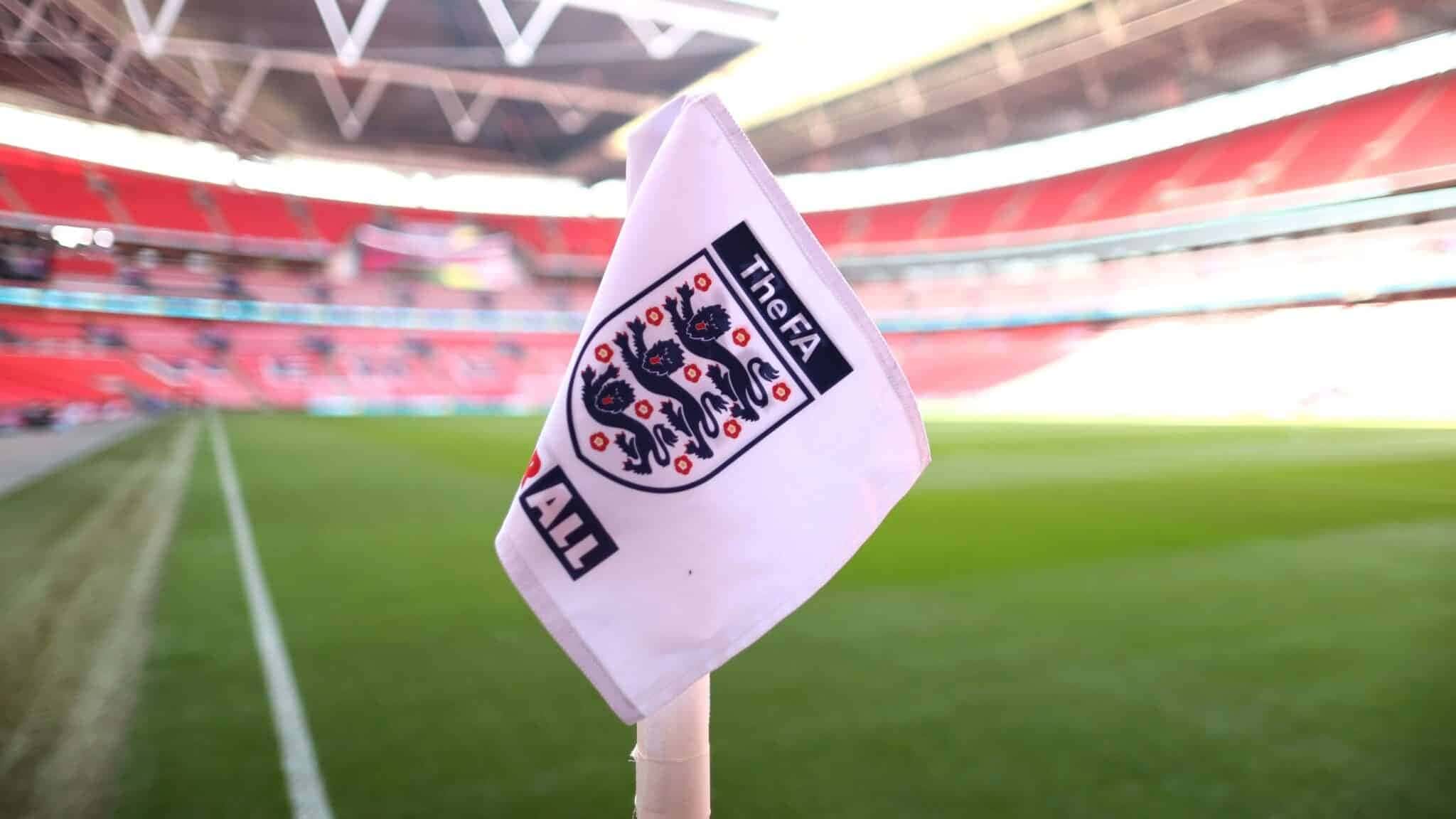 Bandeira com o escudo da Federação Inglesa