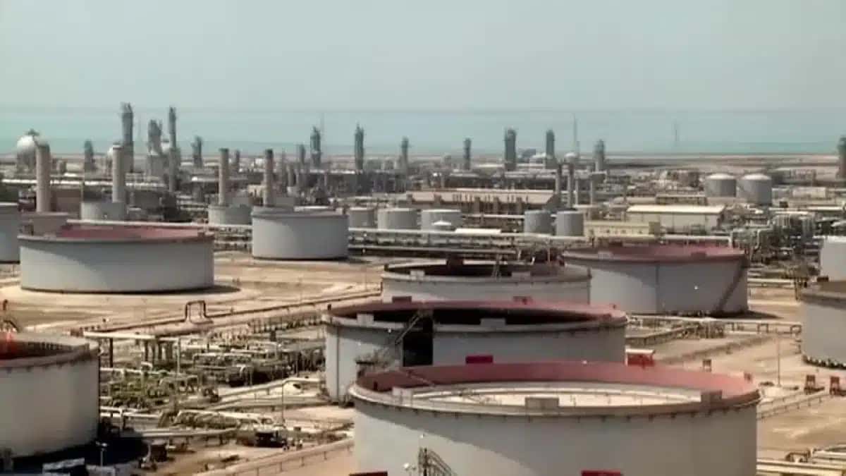 Refinaria de petróleo da Saudi Aramco, em Ras Tanura, na Arábia Saudita
