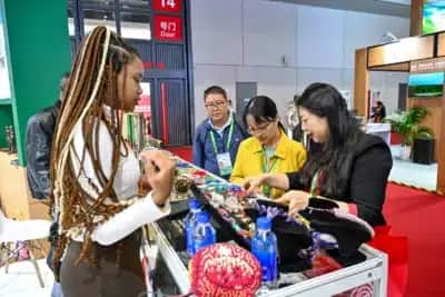 China impulsiona comércio da África com tarifa zero em US158 bilhões