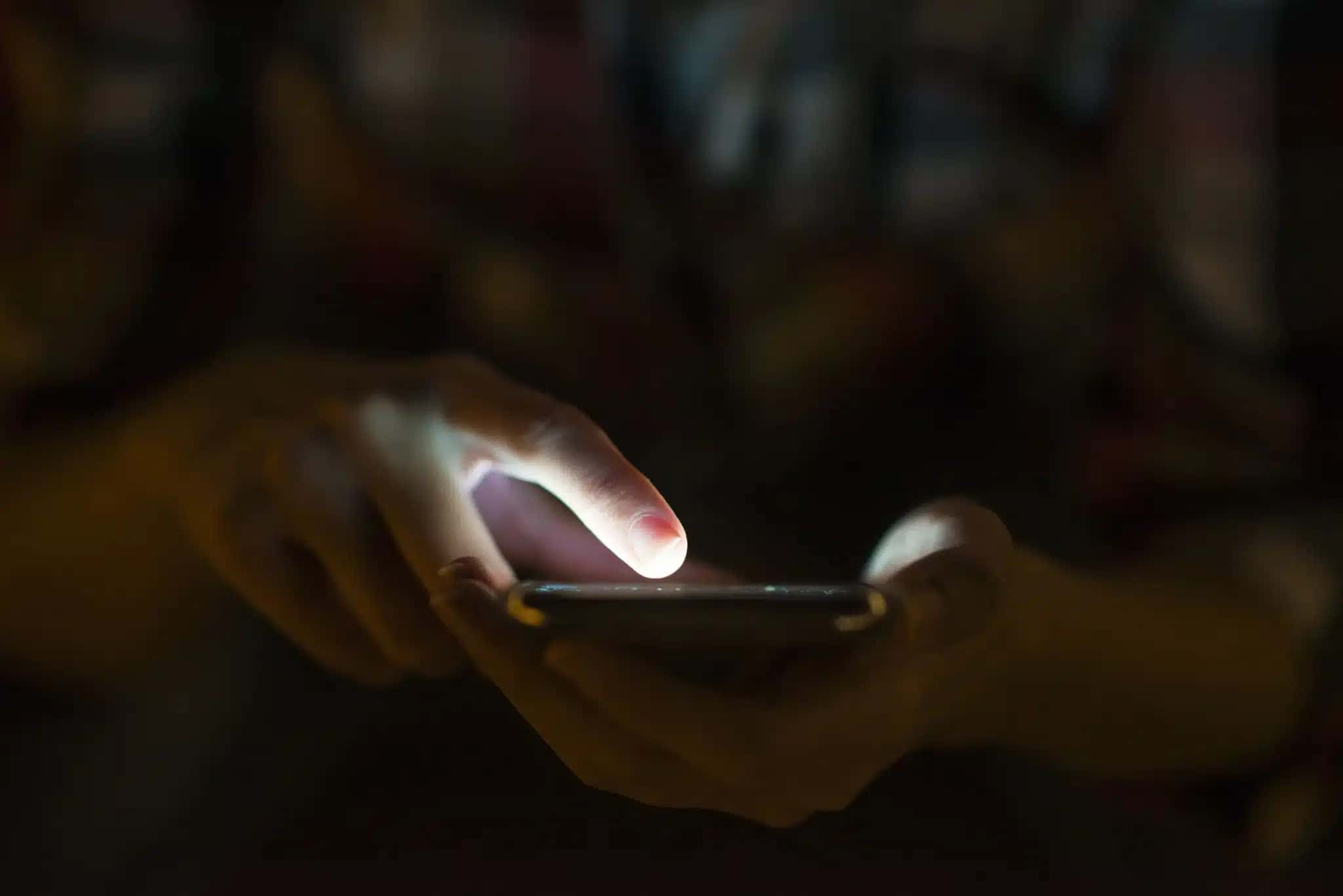 Brasil tem adoção massiva das plataformas digitais, o que facilita a aplicação de golpes