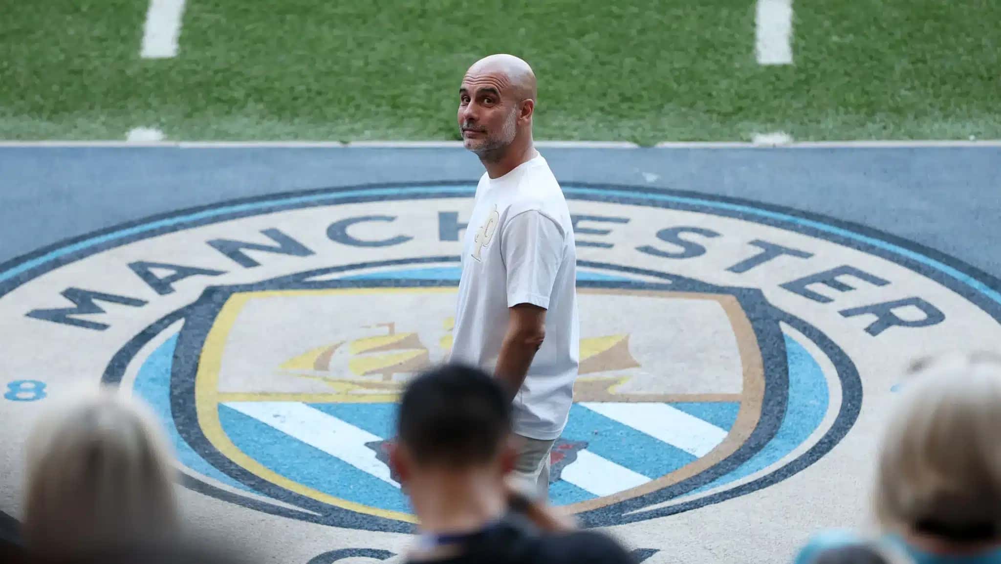 Guardiola se despediu do Manchester City neste domingo (24)