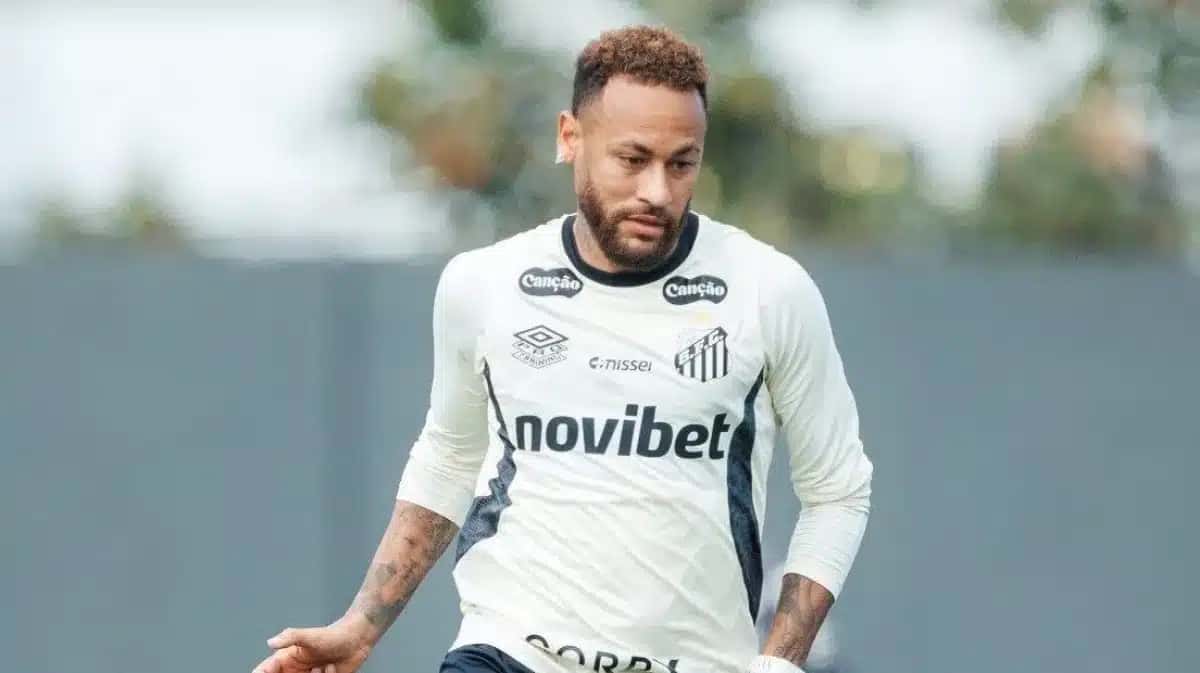 Neymar em treino do Santos desta quinta (23)