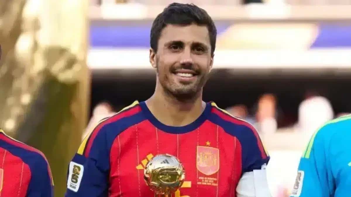 Rodri recebeu o prêmio de Bola de Ouro da Copa do Mundo de 2026