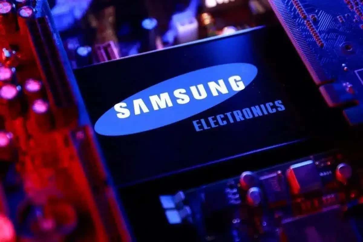 Ilustração com o logo da Samsung Electronics