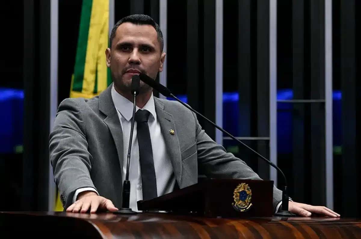 Segundo levantamento Genial/Quaest divulgado nesta semana, o senador lidera os cenários em que é incluído, com cerca de 35% das intenções de voto