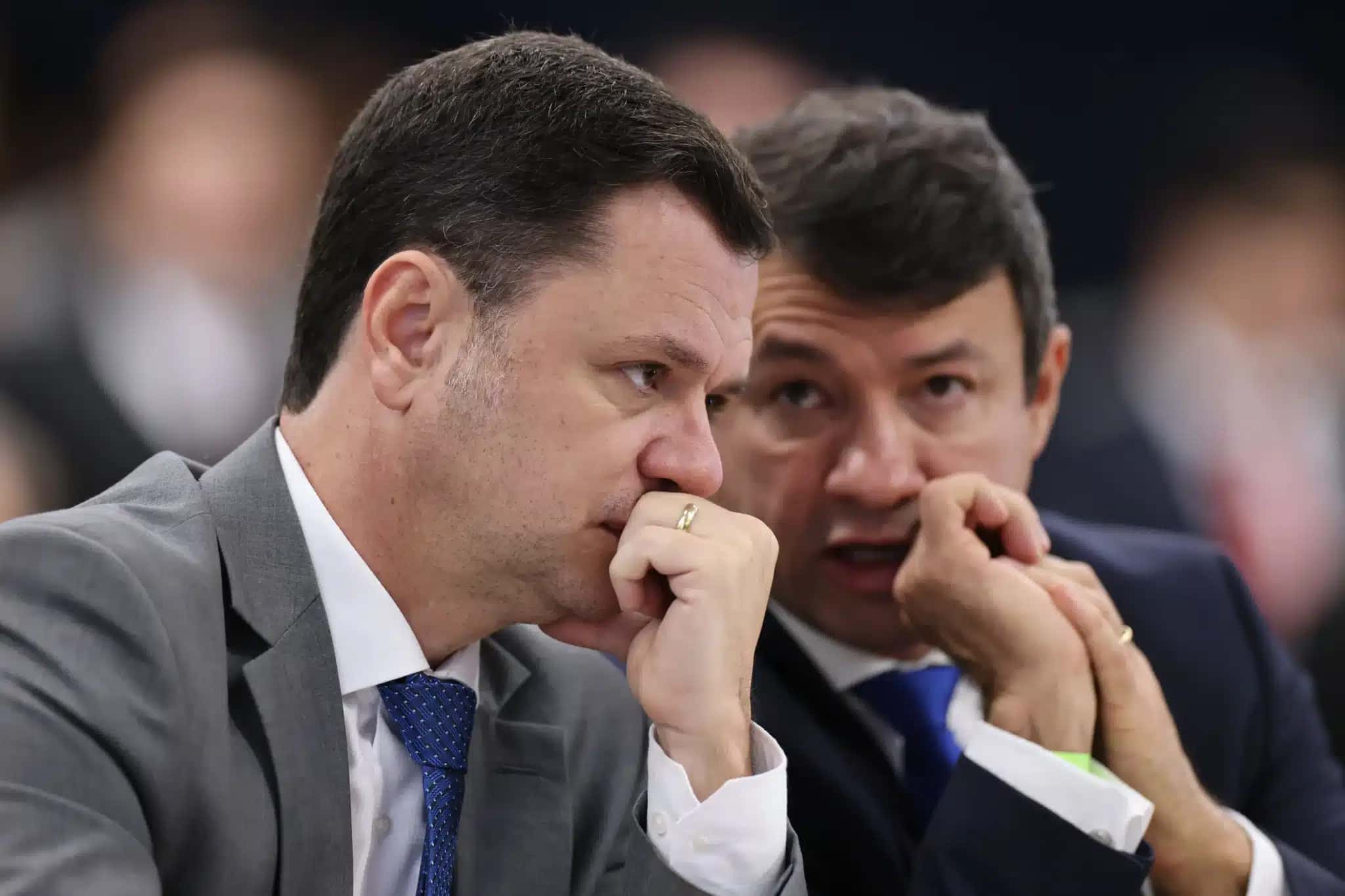 O ex-ministro da Justiça Anderson Torres e seu advogado, Eumar Novacki (à direita)