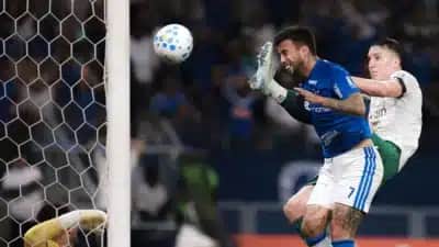 Cruzeiro vence Chapecoense por 2 a 0 e avança às quartas de final da Copa do Brasil