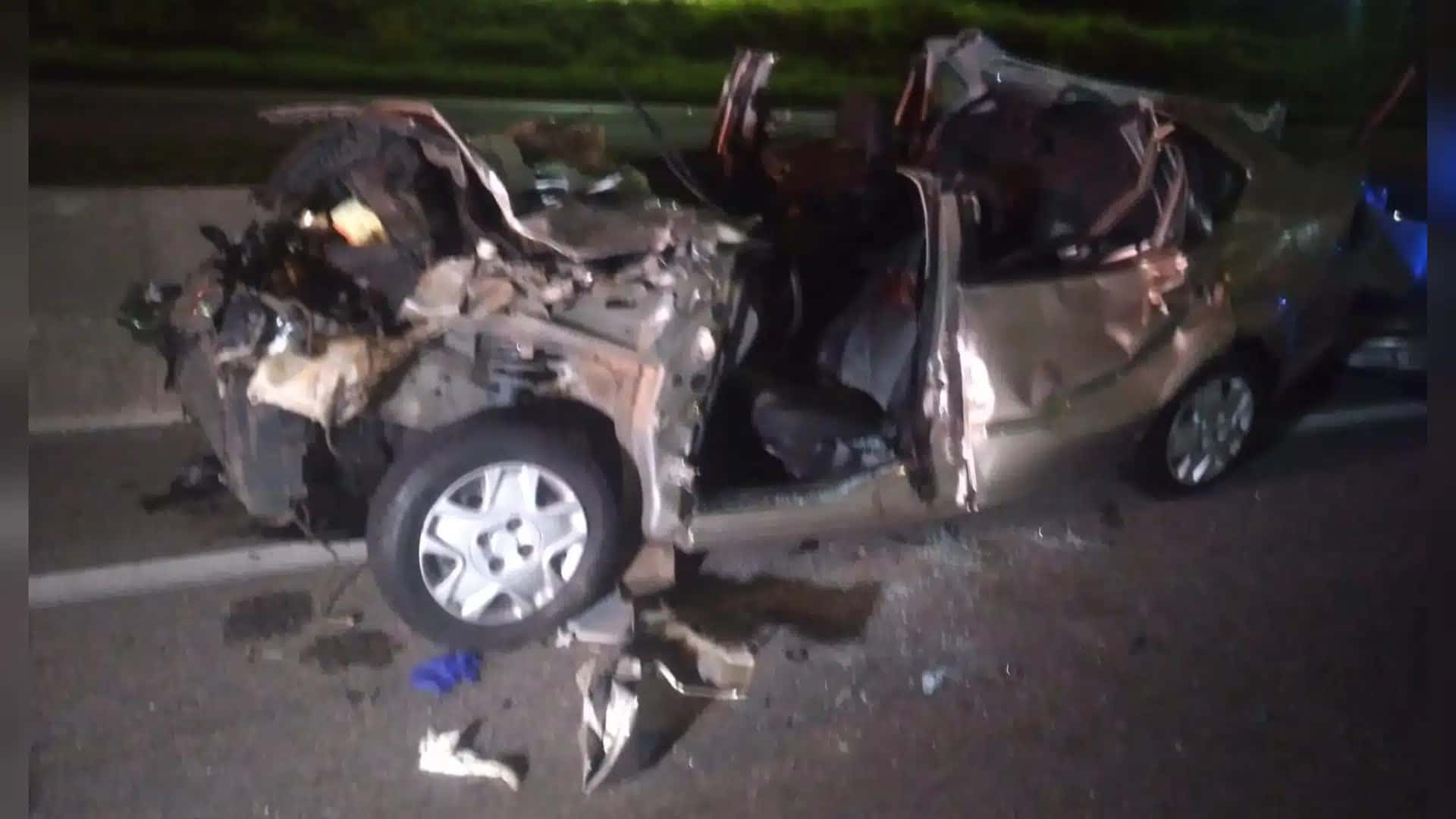 Acidente ocorreu na noite de domingo (9), na Rodovia Presidente Dutra, em São José dos Campos