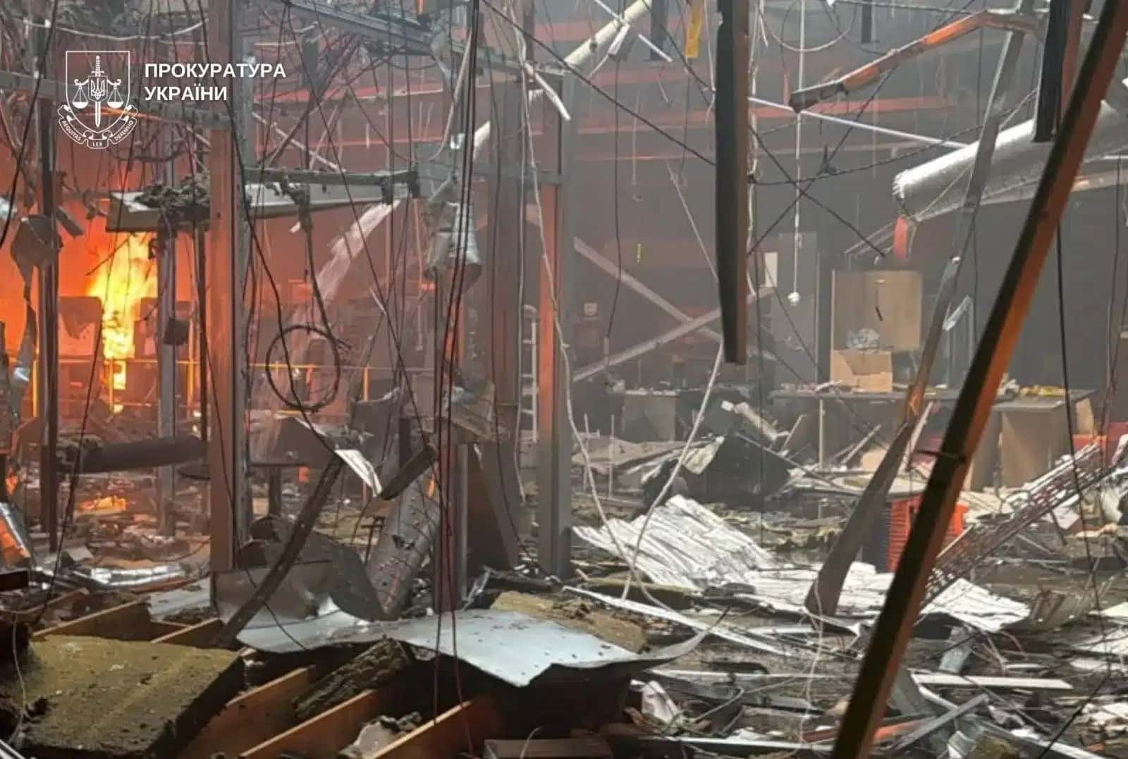 Local de um shopping center atingido por ataque russo em Kryvyi Rih 21 de agosto de 2026 Divulgação via REUTERS