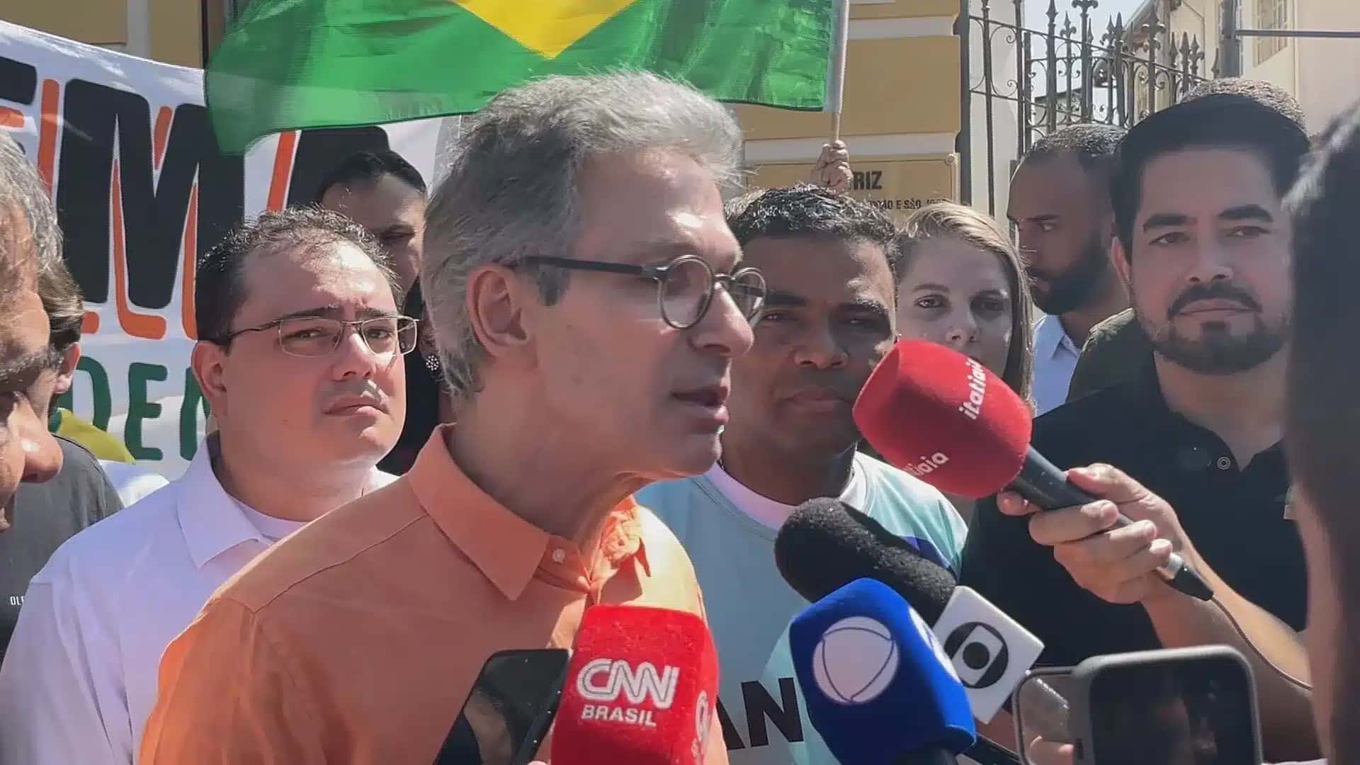 Romeu Zema em Minas Gerais, em declaração a jornalistas, durante ato inaugural de campanha