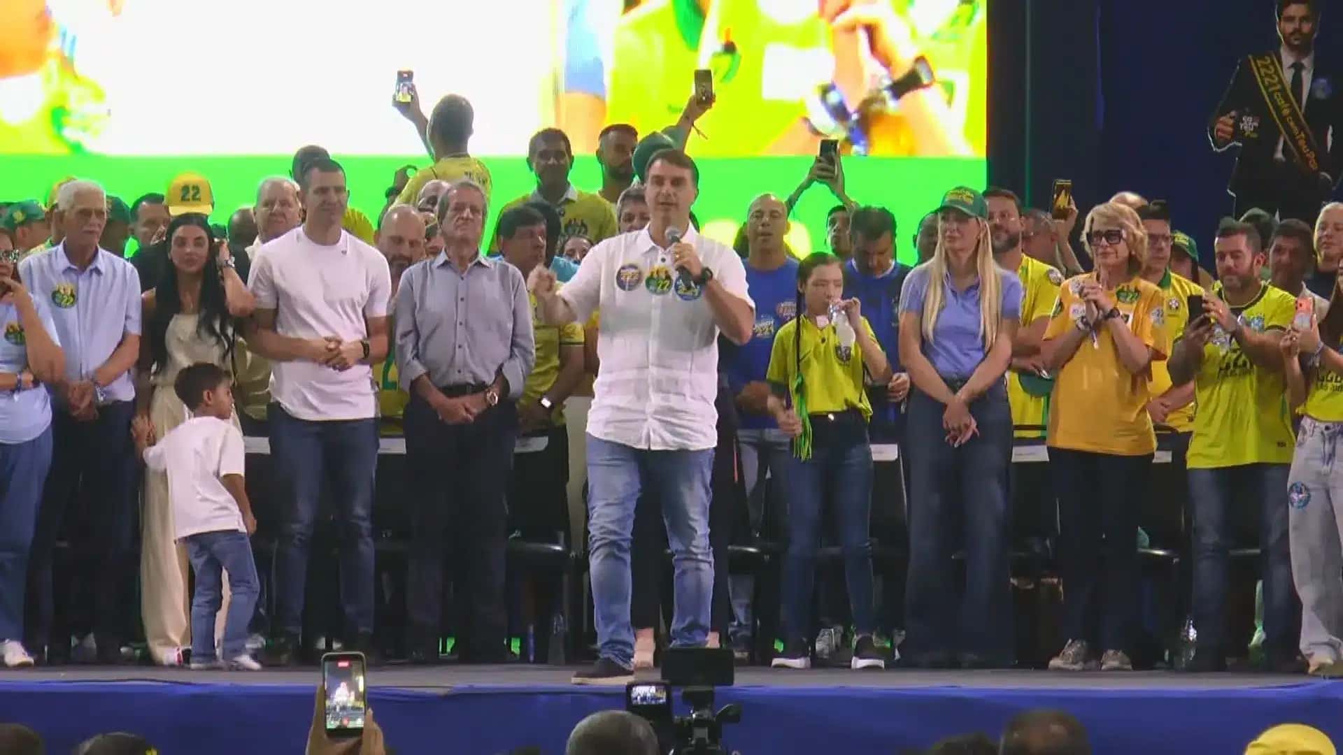 O senador Flávio Bolsonaro (PL-RJ), candidato à Presidência da República, discursa no lançamento da campanha de Douglas Ruas (PL) ao governo do Rio de Janeiro