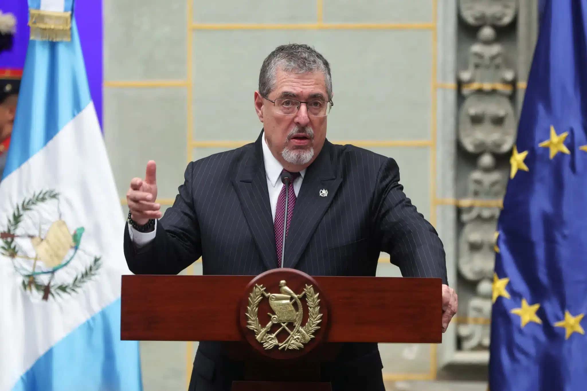 O presidente da Guatemala, Bernardo Arévalo, fala durante uma coletiva de imprensa no Palácio Nacional da Cultura, na Cidade da Guatemala, Guatemala, em 20 de maio de 2026.