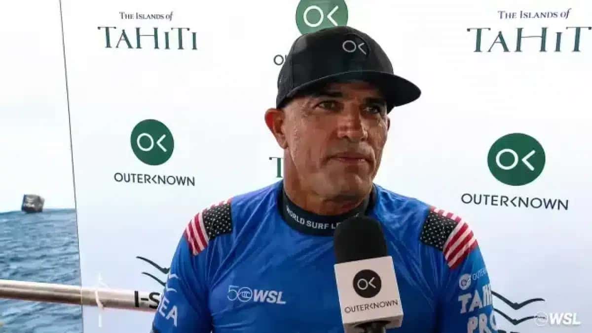Kelly Slater vibra com vitória sobre o Gabriel Medina em etapa no Taiti