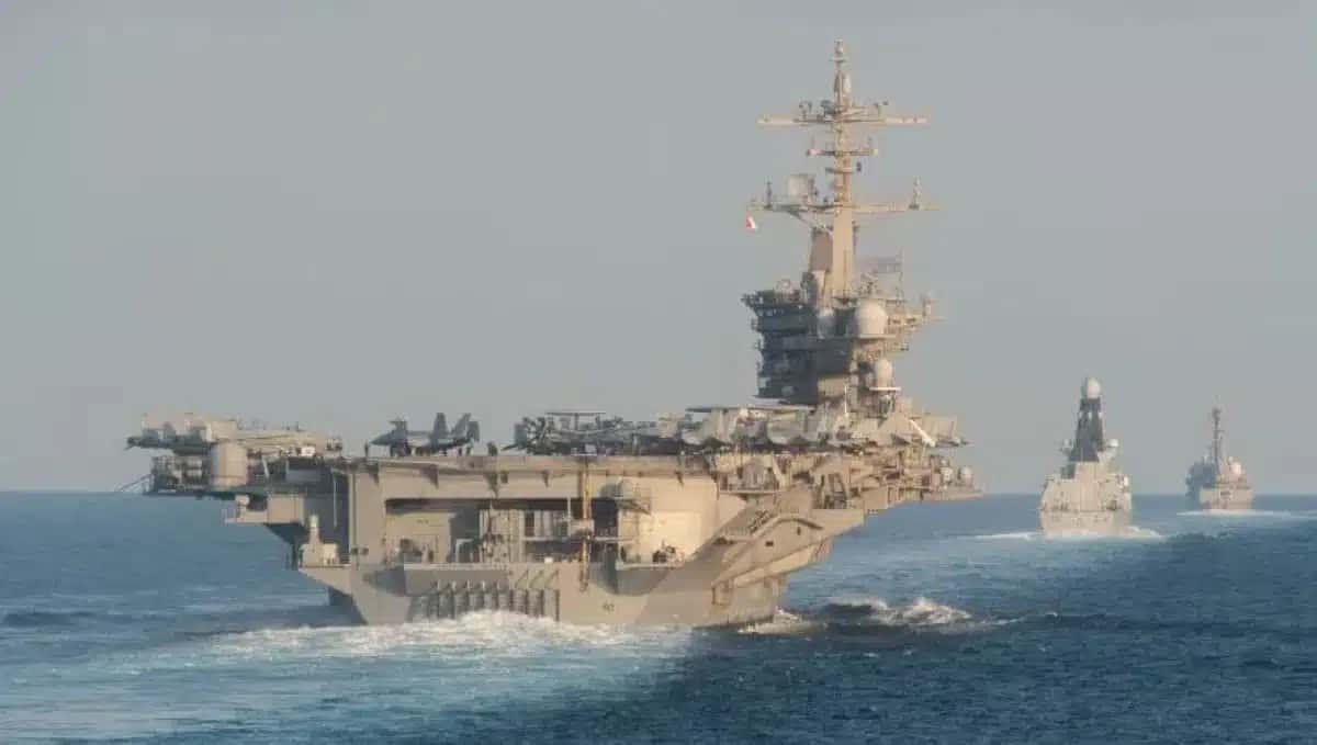 Porta-aviões americano USS Abraham Lincoln