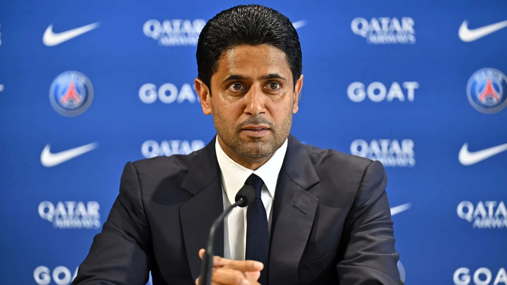 Nasser Al-Khelaifi, dono do PSG, em coletiva de imprensa