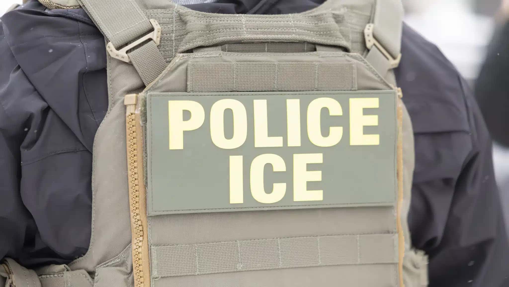 Agente do ICE (Serviço de Imigração, Alfândega e Proteção de Fronteiras) em Minnesota, Estados Unidos
