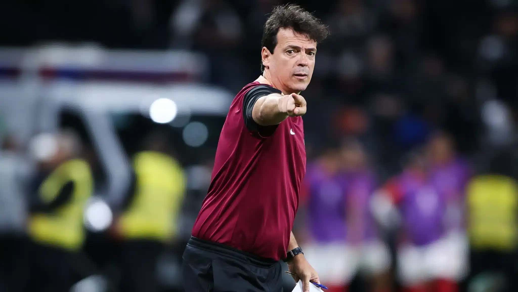 Fernando Diniz, treinador do Corinthians, fez elogios a Memphis Depay