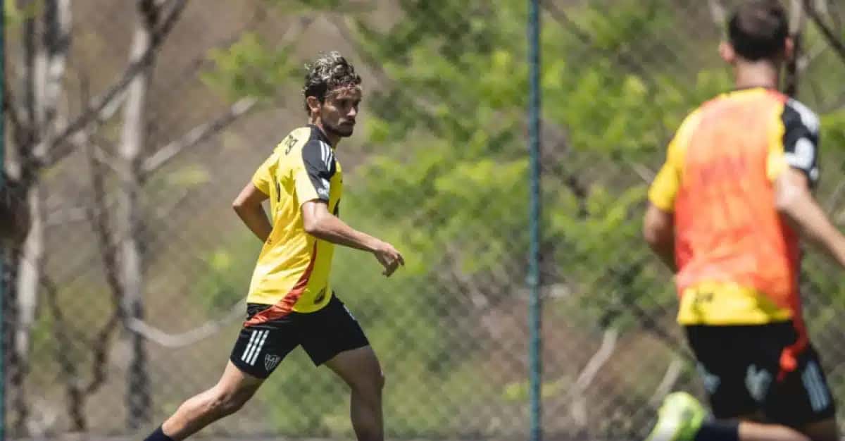 Gustavo Scarpa em treino pelo Atlético-MG