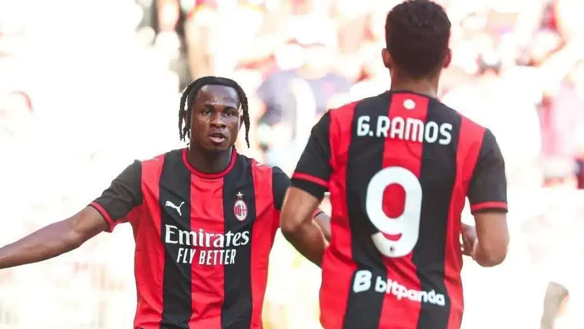 Milan vence Manchester United no último amistoso de pré-temporada