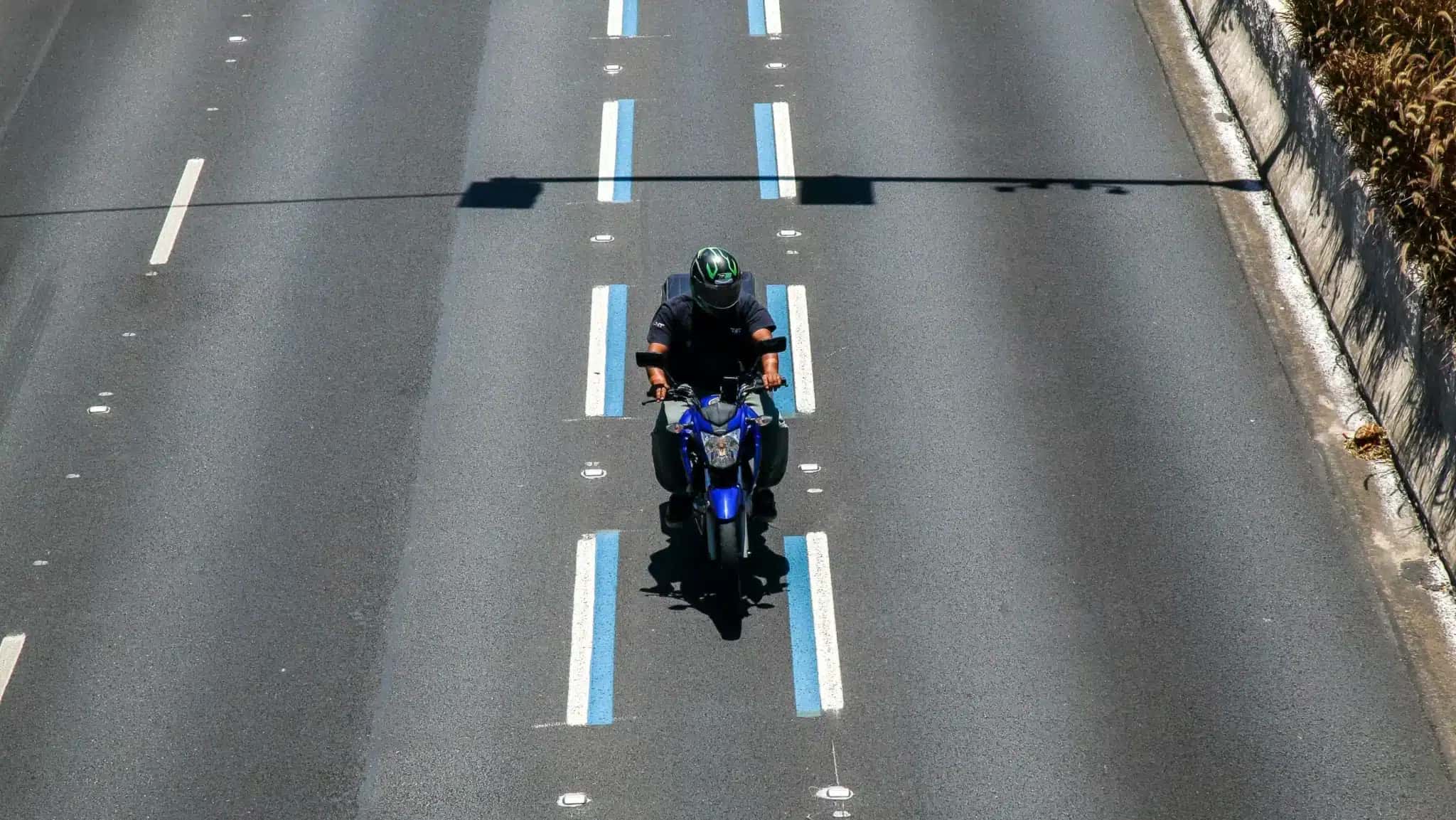 Faixa é um espaço dedicado a circulação de motos