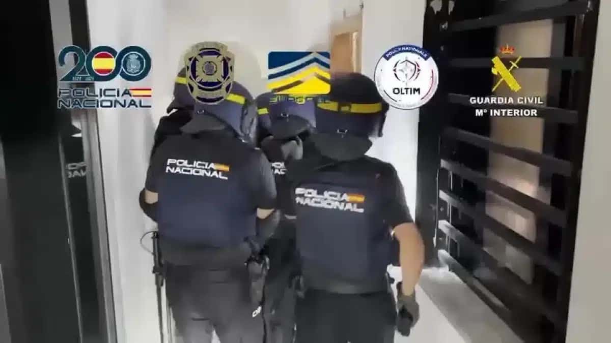 Polícia da Espanha realiza operação contra tráfico de pessoas