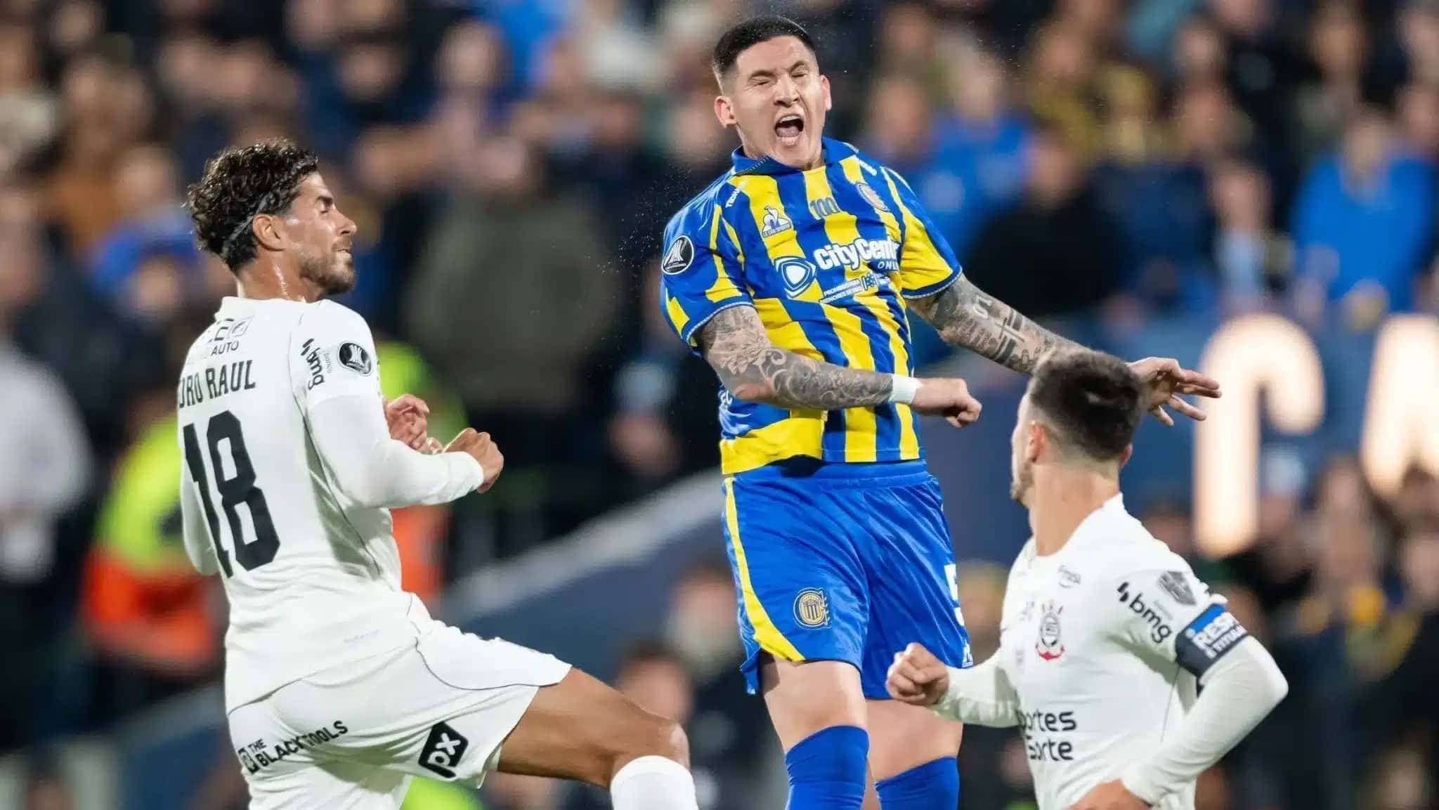 Lance de Rosario Central x Corinthians pela Libertadores